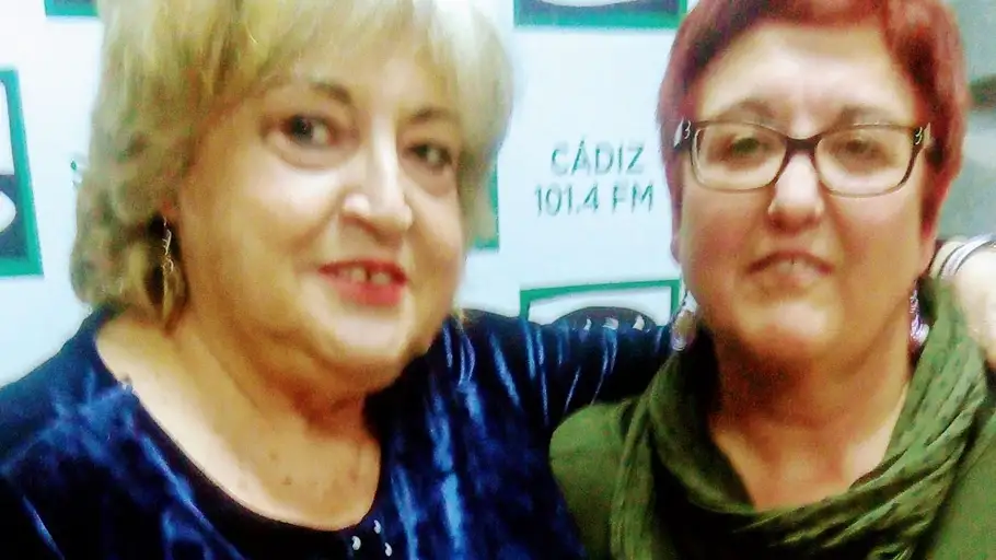 Orozú Teatro Charlamos con la pintora Amalia Quirós y la directora de Orozú Teatro Belén Perez.