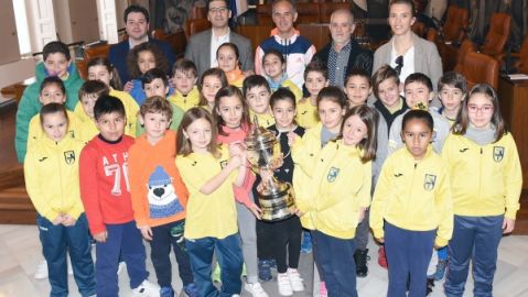 El Colegio Ferroviario expone el Trofeo "Joaqu&iacute;n Blume" en la Diputaci&oacute;n