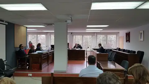 La Audiencia Provincial de Palencia ha acogido esta mañana el comienzo del juicio contra un joven acusado de violar a una joven en la Residencia Castilla. Palencia