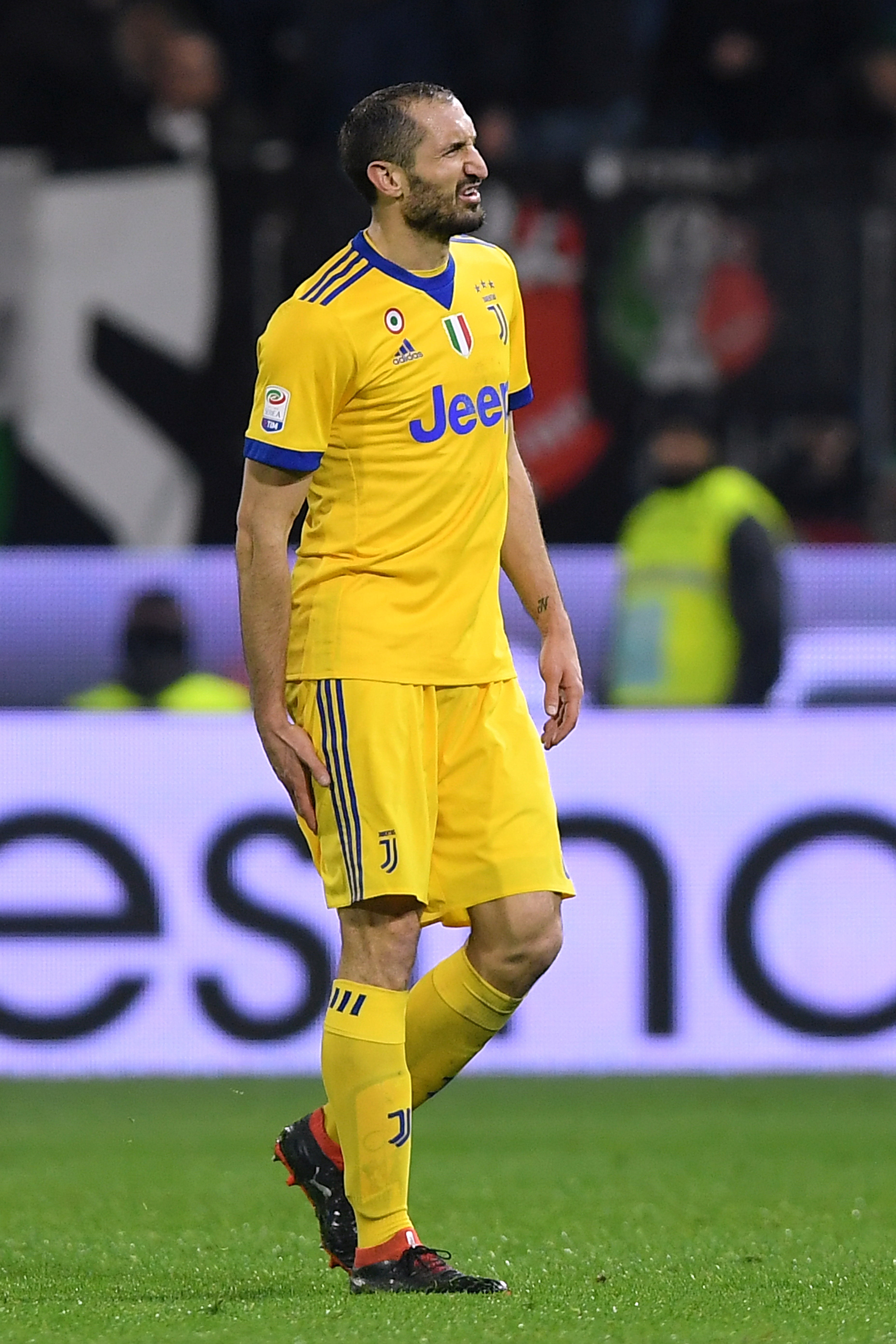 Chiellini es baja con Italia por una lesión muscular y es duda para el partido contra el Real Madrid Chiellini es baja con Italia por una lesión muscular y es duda para el partido contra el Real Madrid