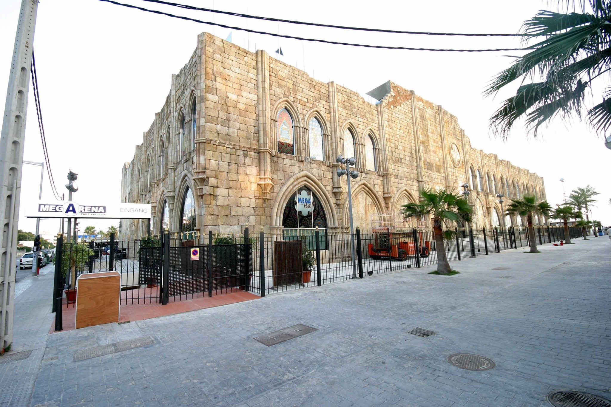 El "riesgo" de clausura de MegaPark y MegaSport por el Ayuntamiento de Palma obliga a Cursach a entrar en pre-concurso de acreedores El "riesgo" de clausura de MegaPark y MegaSport por el Ayuntamiento de Palma obliga a Cursach a entrar en pre-concurso de acreedores