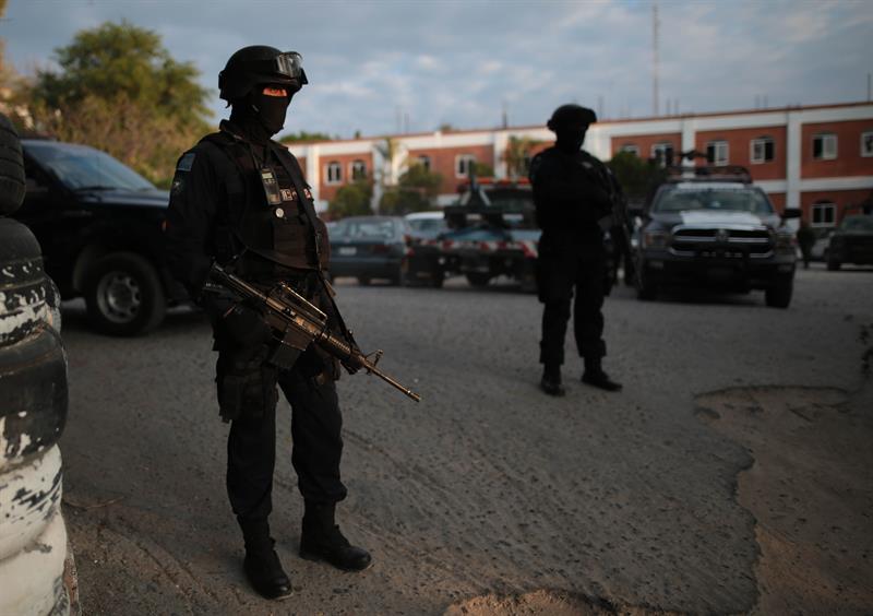 Un grupo de sicarios asesina a dos mujeres y hiere a dos niños en el sur de México Un grupo de sicarios asesina a dos mujeres y hiere a dos niños en el sur de México