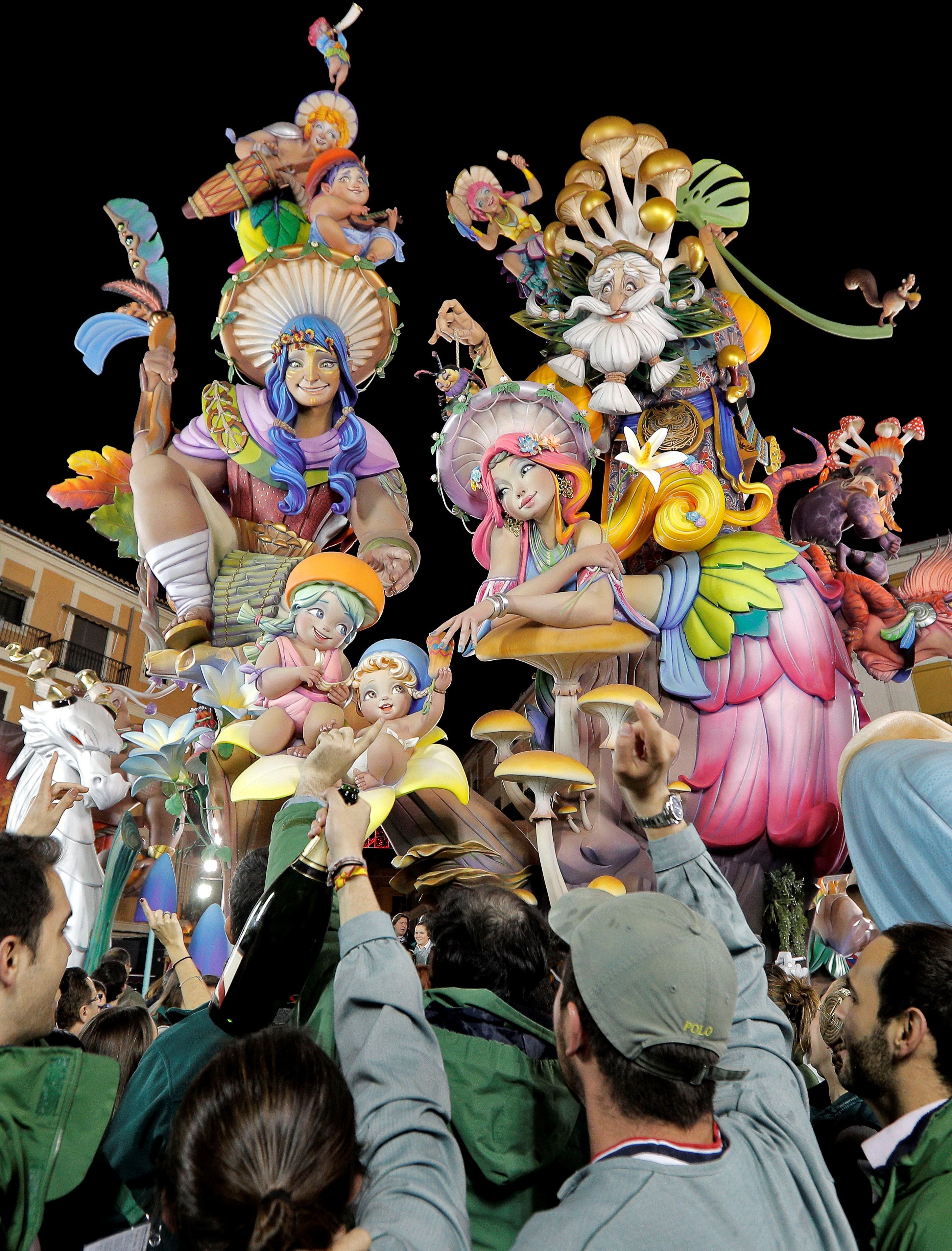 Pisamos la calle: ¿Podría afectar el coronavirus a la celebración de las Fallas? Pisamos la calle: ¿Podría afectar el coronavirus a la celebración de las Fallas?