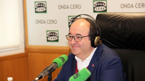 Miquel Iceta en los estudios de Onda Cero Barcelona