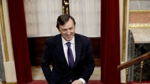 El portavoz del Grupo Parlamentario Popular, Rafael Hern&aacute;ndo, a su llegada esta tarde al pleno del Congreso de los Diputados