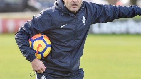 Rub&eacute;n Baraja, entrenador del Sporting de Gij&oacute;n