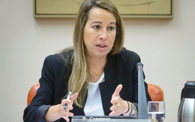 Elena Collado: "Los empleados públicos van a ver por fin los frutos de la recuperación en sus bolsillos y en sus condiciones" Elena Collado: "Los empleados públicos van a ver por fin los frutos de la recuperación en sus bolsillos y en sus condiciones"