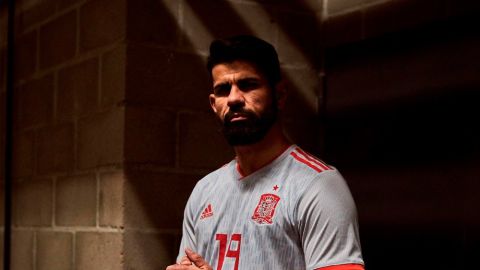 Diego Costa, con la nueva equipaci&oacute;n de Espa&ntilde;a