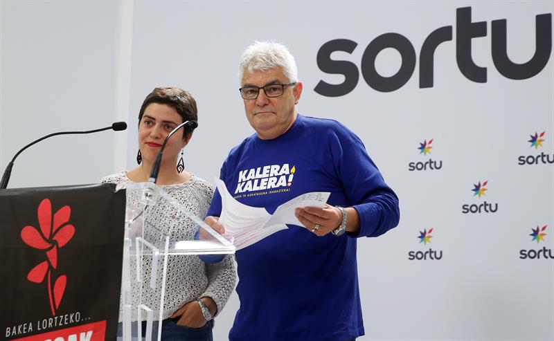 Detenidos el etarra 'Kubati' y varios dirigentes de Sortu por homenajes a ETA Detenidos el etarra 'Kubati' y varios dirigentes de Sortu por homenajes a ETA