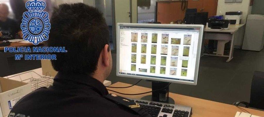 Agente de la Policía Nacional Agente de la Policía Nacional