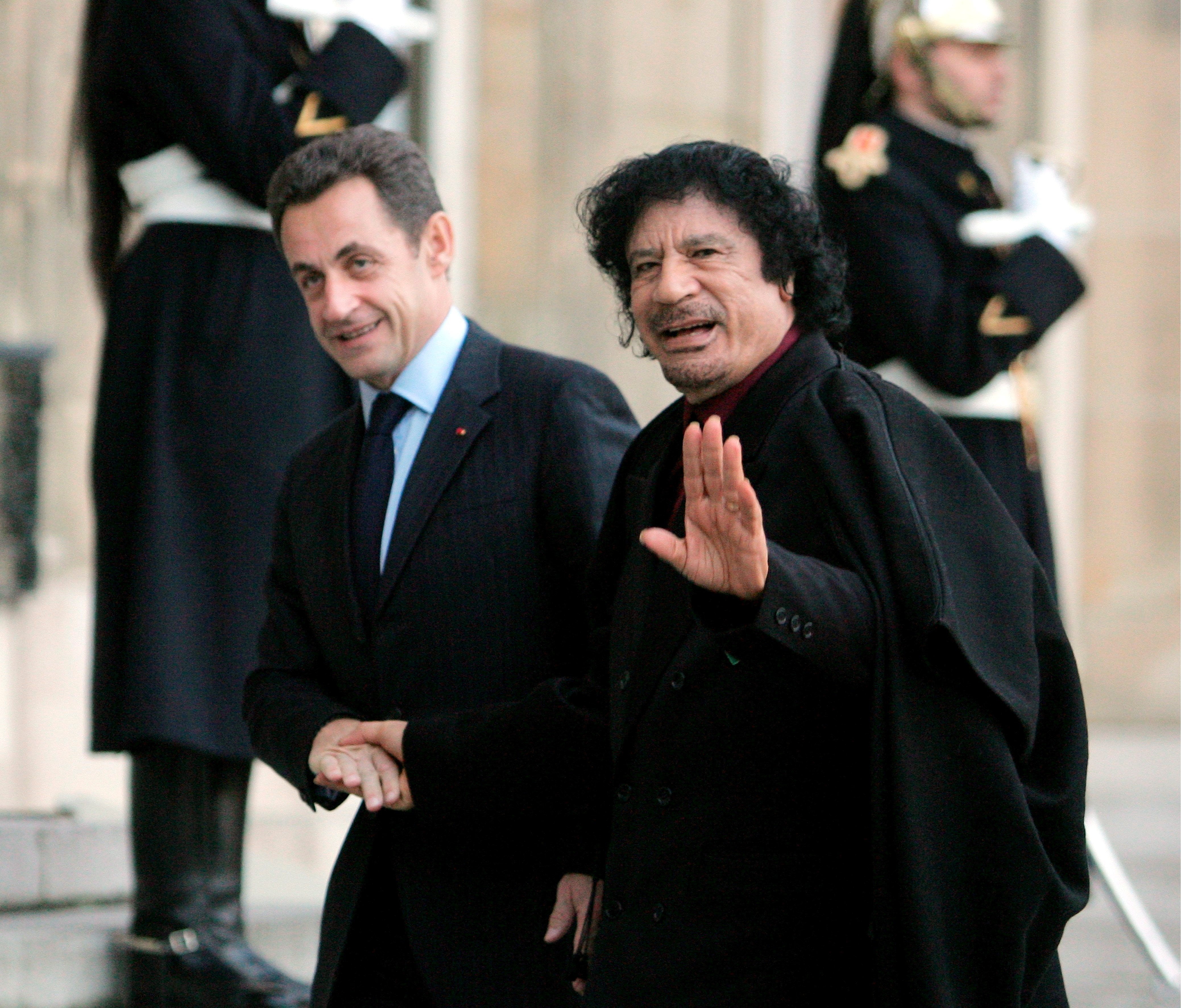 Sarkozy declara por segundo día bajo arresto y con riesgo de ser imputado Sarkozy declara por segundo día bajo arresto y con riesgo de ser imputado