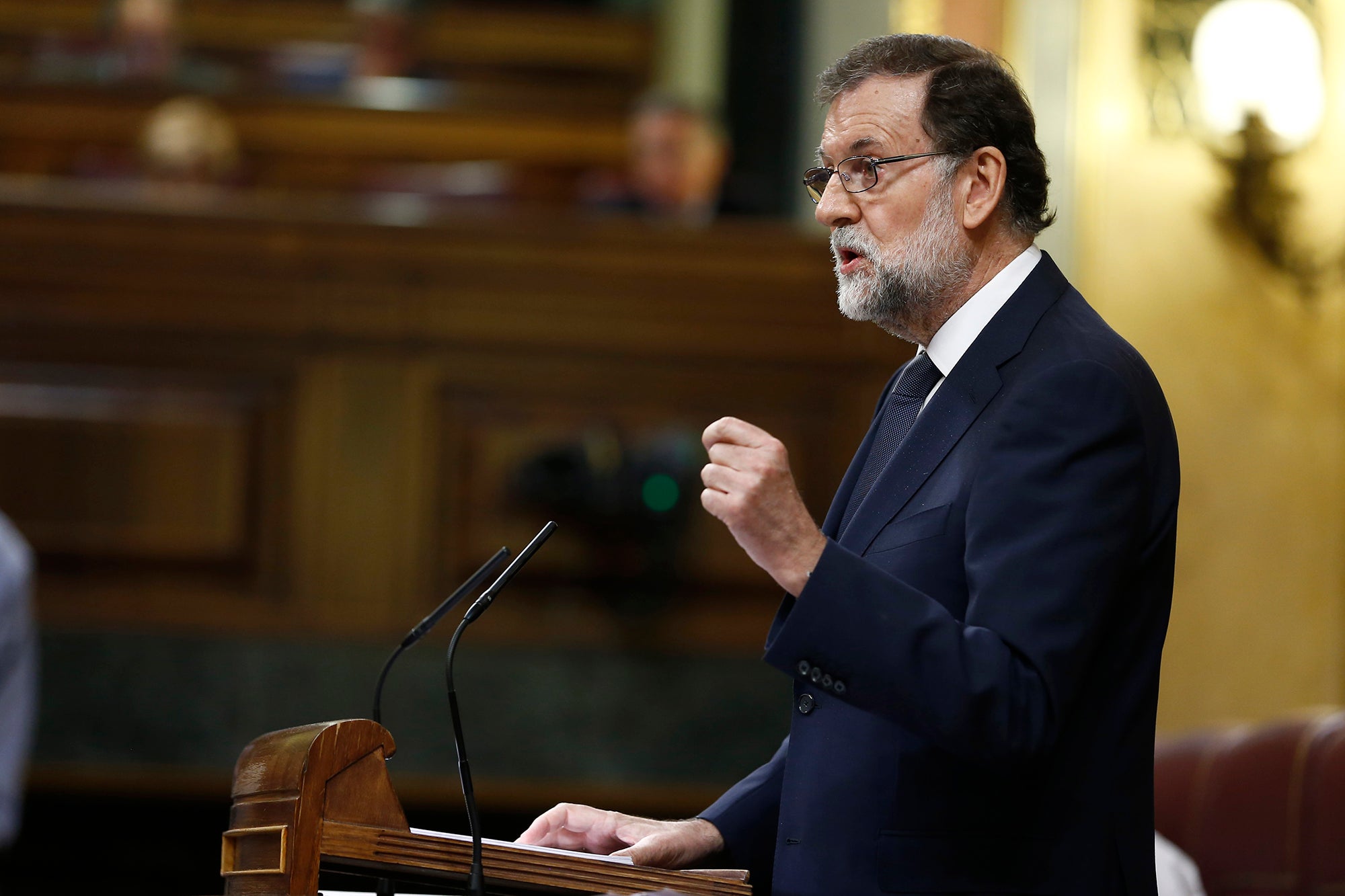 Rajoy cancela su viaje a Angola tras convocarse un pleno para la investidura 'exprés' de Turull Rajoy cancela su viaje a Angola tras convocarse un pleno para la investidura 'exprés' de Turull