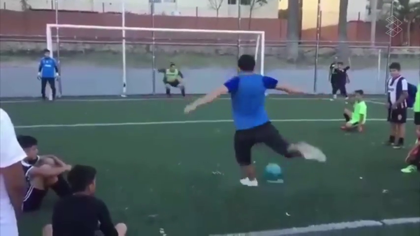 Una auténtica genialidad: el truco para tirar penaltis que arrasa en redes sociales Una auténtica genialidad: el truco para tirar penaltis que arrasa en redes sociales