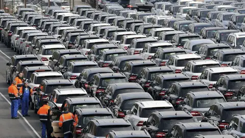 Los fabricantes de automóviles reafirman su compromiso con la seguridad vial pero demandan una mejora de las infraestructuras Los fabricantes de automóviles reafirman su compromiso con la seguridad vial pero demandan una mejora de las infraestructuras