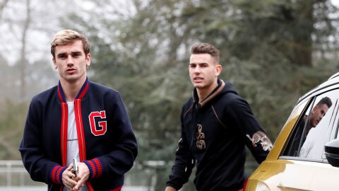 Griezmann, a su llegada con la selecci&oacute;n francesa