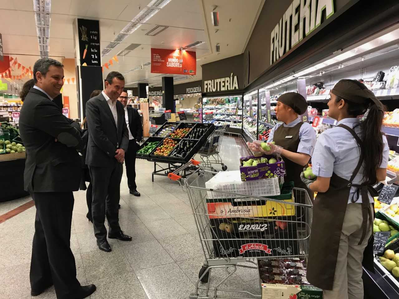 El Corte Inglés de Elche y Secretariado Gitano impulsan un proyecto para mejorar la empleabilidad de 16 jóvenes El Corte Inglés de Elche y Secretariado Gitano impulsan un proyecto para mejorar la empleabilidad de 16 jóvenes