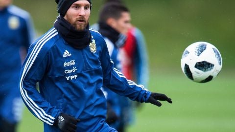 Messi entrena en Manchester con la selecci&oacute;n argentina 