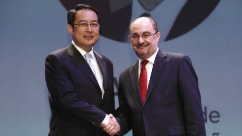 El presidente, Javier Lamb&aacute;n, y el embajador de China en Espa&ntilde;a, Lyu Fan