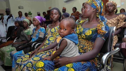 Algunas de las 21 ni&ntilde;as de Chibok secuestradas y posteriormente liberadas en Abuja (Nigeria)