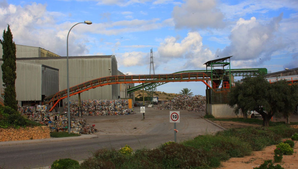 Planta de tratamiento de residuos sólidos del Baix Vinalopó Planta de tratamiento de residuos sólidos del Baix Vinalopó