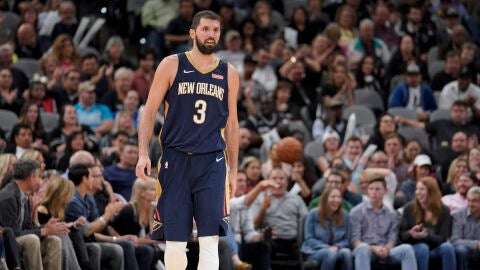 Mirotic, durante un partido con los Pelicans
