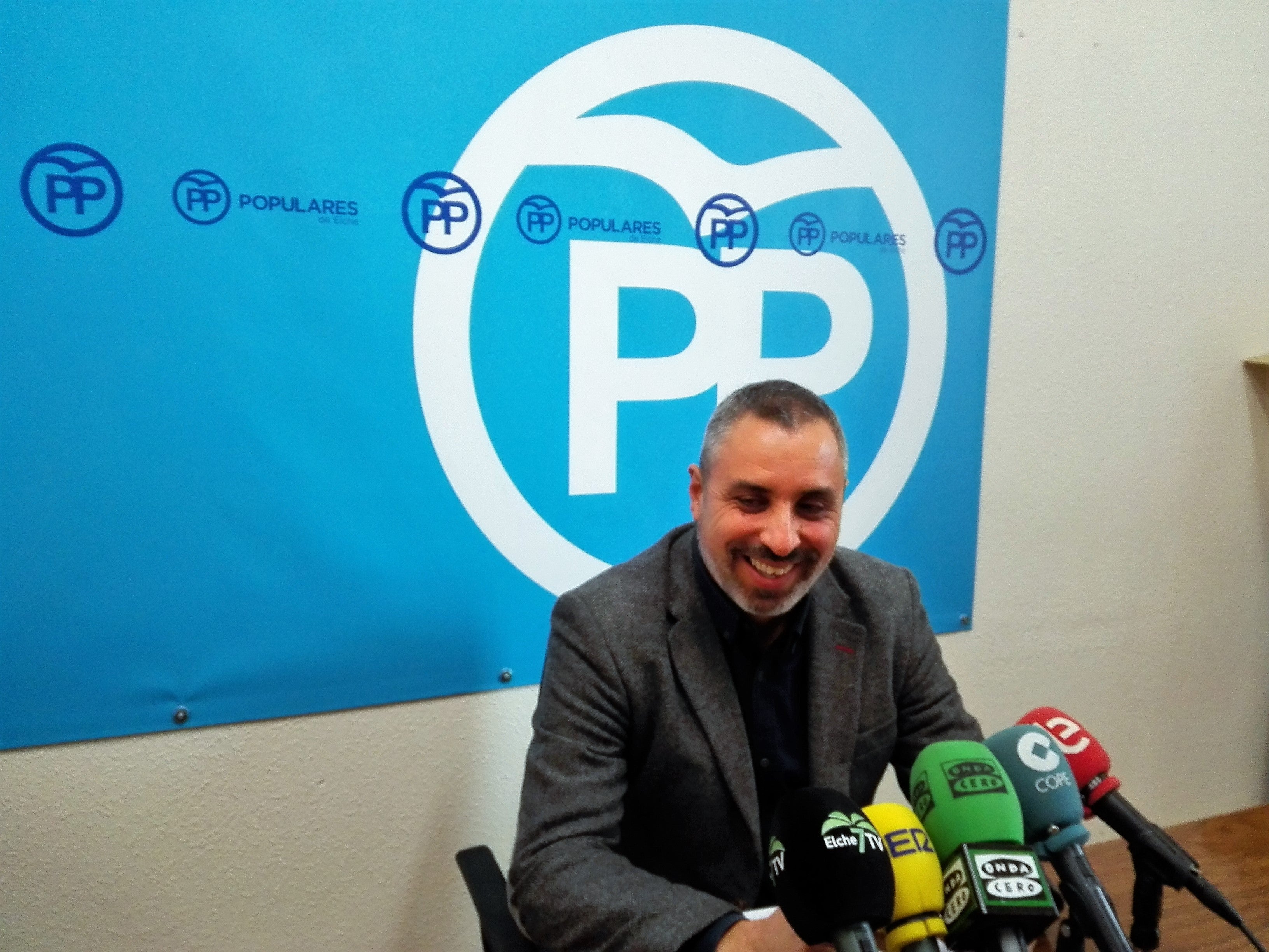 El PP de Elche tilda de “escándalo” que el tripartito solo ejecutara en 2017 el 40% de las inversiones previstas en el Presupuesto Municipal El PP de Elche tilda de “escándalo” que el tripartito solo ejecutara en 2017 el 40% de las inversiones previstas en el Presupuesto Municipal
