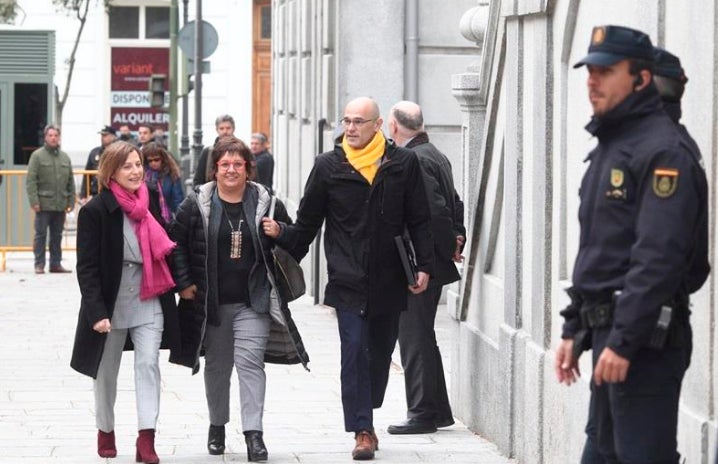 El fiscal pide que Forcadell, Turull, Rull, Romeva y Bassa sigan en prisión El fiscal pide que Forcadell, Turull, Rull, Romeva y Bassa sigan en prisión