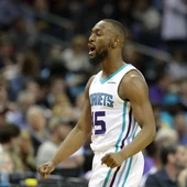 Kemba Walker celebra una canasta Kemba Walker celebra una canasta