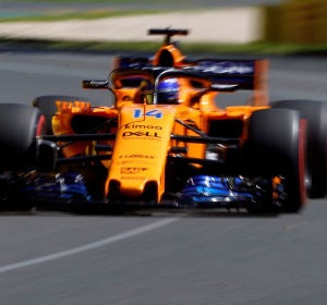 Fernando Alonso rueda con el MCL33 en el circuito de Albert Park Fernando Alonso rueda con el MCL33 en el circuito de Albert Park