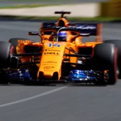 Fernando Alonso rueda con el MCL33 en el circuito de Albert Park Fernando Alonso rueda con el MCL33 en el circuito de Albert Park