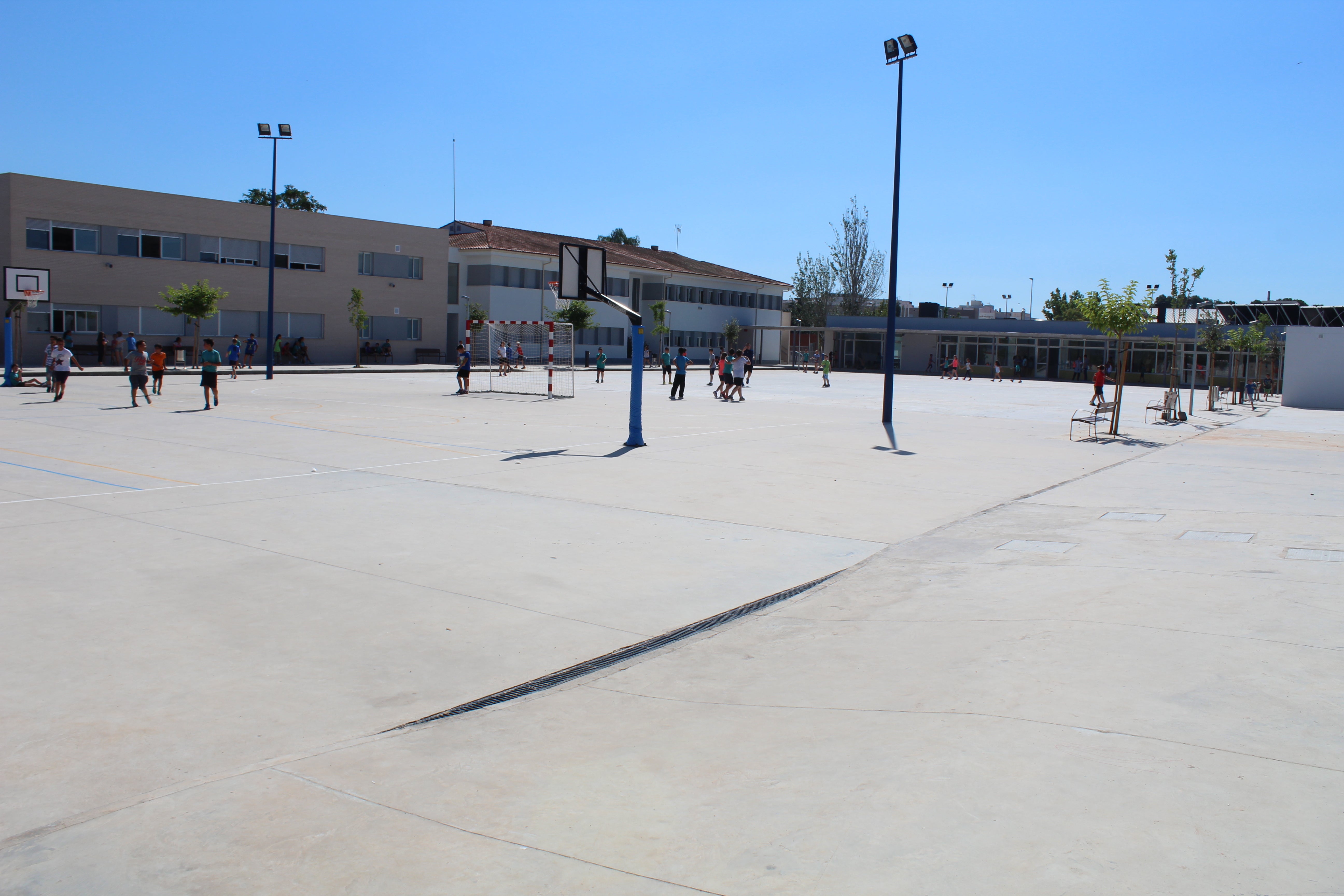 Nules abrirá los colegios en fin de semana dotando de un espacio para practicar deporte Nules abrirá los colegios en fin de semana dotando de un espacio para practicar deporte