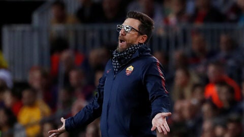 Di Francesco, en la banda en el partido contra el Barcelona
