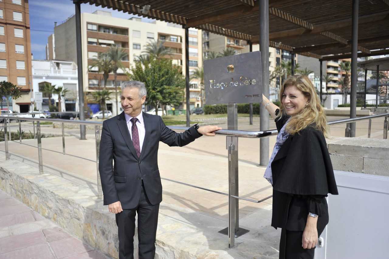El puerto abre a la ciudadanía la 'Plaza de sète' en el muelle de costa El puerto abre a la ciudadanía la 'Plaza de sète' en el muelle de costa