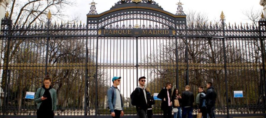 Puerta del Retiro cerradas durante las tareas de mantenimiento Puerta del Retiro cerradas durante las tareas de mantenimiento