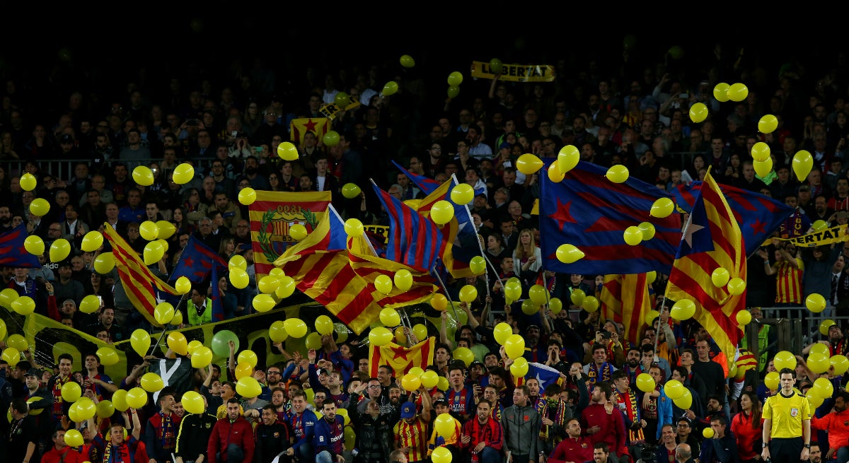 La UEFA abre un procedimiento disciplinario contra el Barcelona por los globos amarillos La UEFA abre un procedimiento disciplinario contra el Barcelona por los globos amarillos