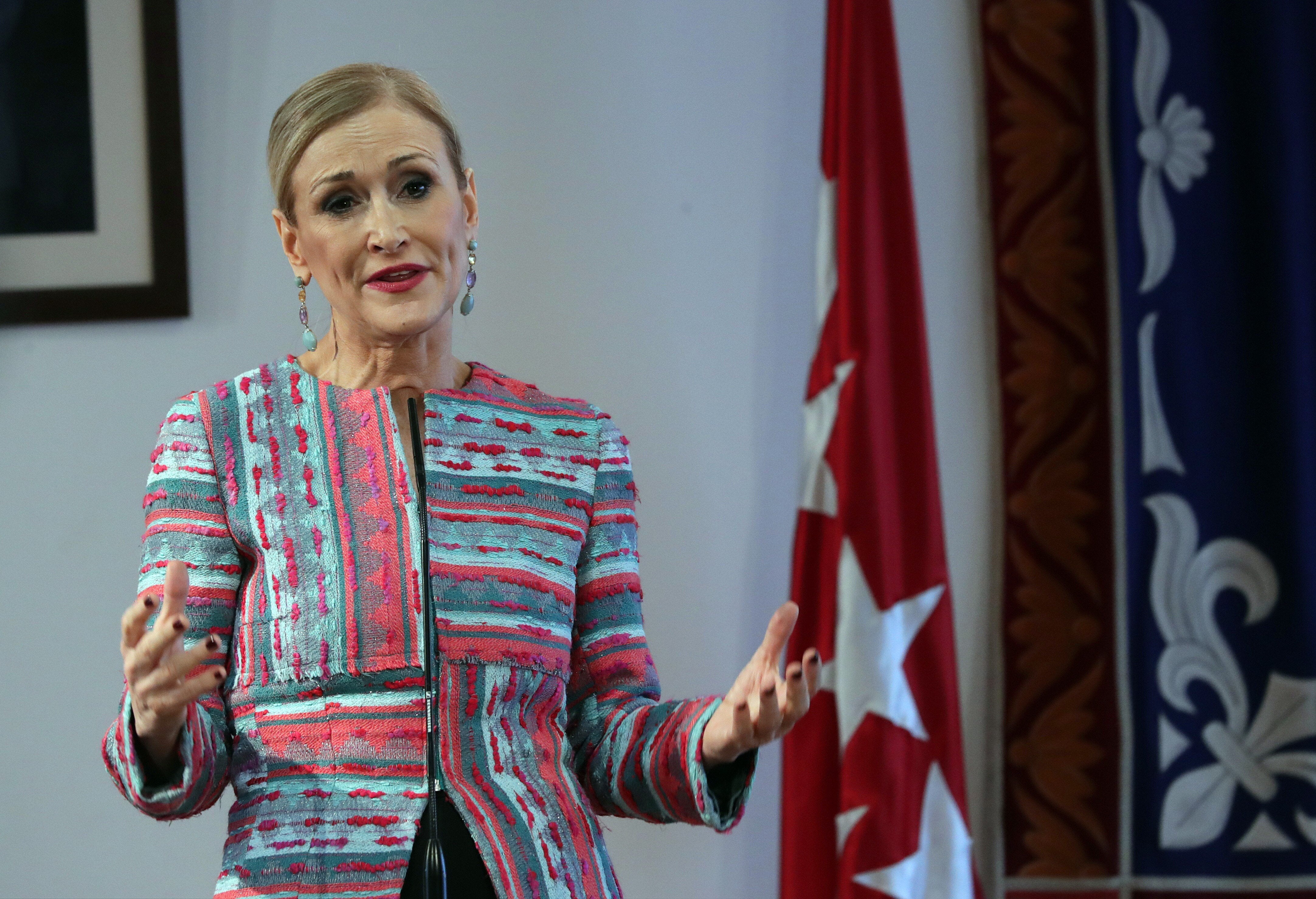 La Tertulia: Cristina Cifuentes se defiende por su máster y el PSOE propone una moción de censura La Tertulia: Cristina Cifuentes se defiende por su máster y el PSOE propone una moción de censura