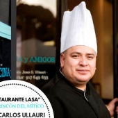 El chef del restaurante Lasa, Juan Carlos Ullauri, en el rincón del mítico Lorenzo Díaz