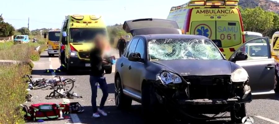 Nueve ciclistas heridos, dos de ellos en estado grave, al ser atropellados por un vehículo en Mallorca Nueve ciclistas heridos, dos de ellos en estado grave, al ser atropellados por un vehículo en Mallorca