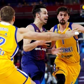 Heurtel entra a canasta ante la defensa del Khimki Heurtel entra a canasta ante la defensa del Khimki