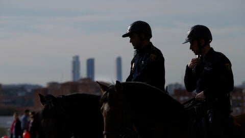 Agentes de Polic&iacute;a, en los alrededores del Wanda Metropolitano