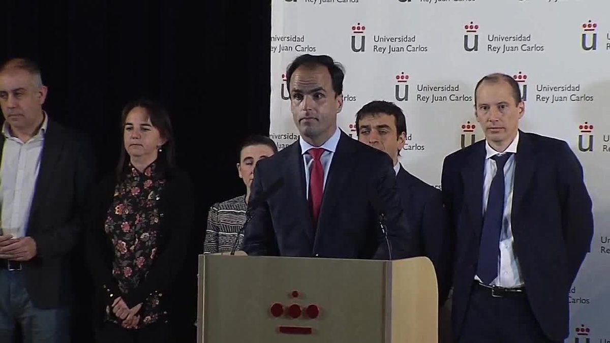 El rector dice que no puede "confirmar" que Cifuentes defendiera su trabajo de fin de máster porque no existe registro del acta El rector dice que no puede "confirmar" que Cifuentes defendiera su trabajo de fin de máster porque no existe registro del acta
