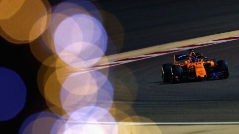 Fernando Alonso, en el circuito de Bar&eacute;in