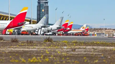 Imagen de aviones Flota de IAG: aviones de Iberia y Vueling._643x397