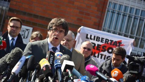 Carles Puigdemont, a su salida de la c&aacute;rcel