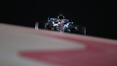 Hamilton, rodando con su Mercedes en Bar&eacute;in