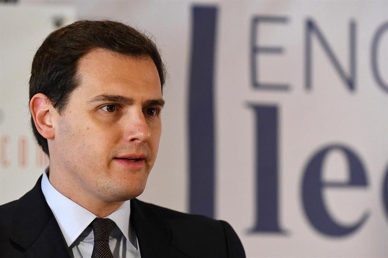 Ciudadanos pedirá la dimisión de Cifuentes si se demuestra que cometió un delito Ciudadanos pedirá la dimisión de Cifuentes si se demuestra que cometió un delito