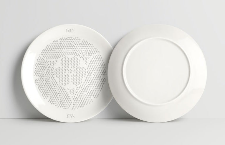 Taig MacCarthy, ingeniero del plato 'Hola': "Nos inspiramos en las esponjas marinas y utilizamos su tecnología en nuestros platos para atrapar la grasa" Taig MacCarthy, ingeniero del plato 'Hola': "Nos inspiramos en las esponjas marinas y utilizamos su tecnología en nuestros platos para atrapar la grasa"