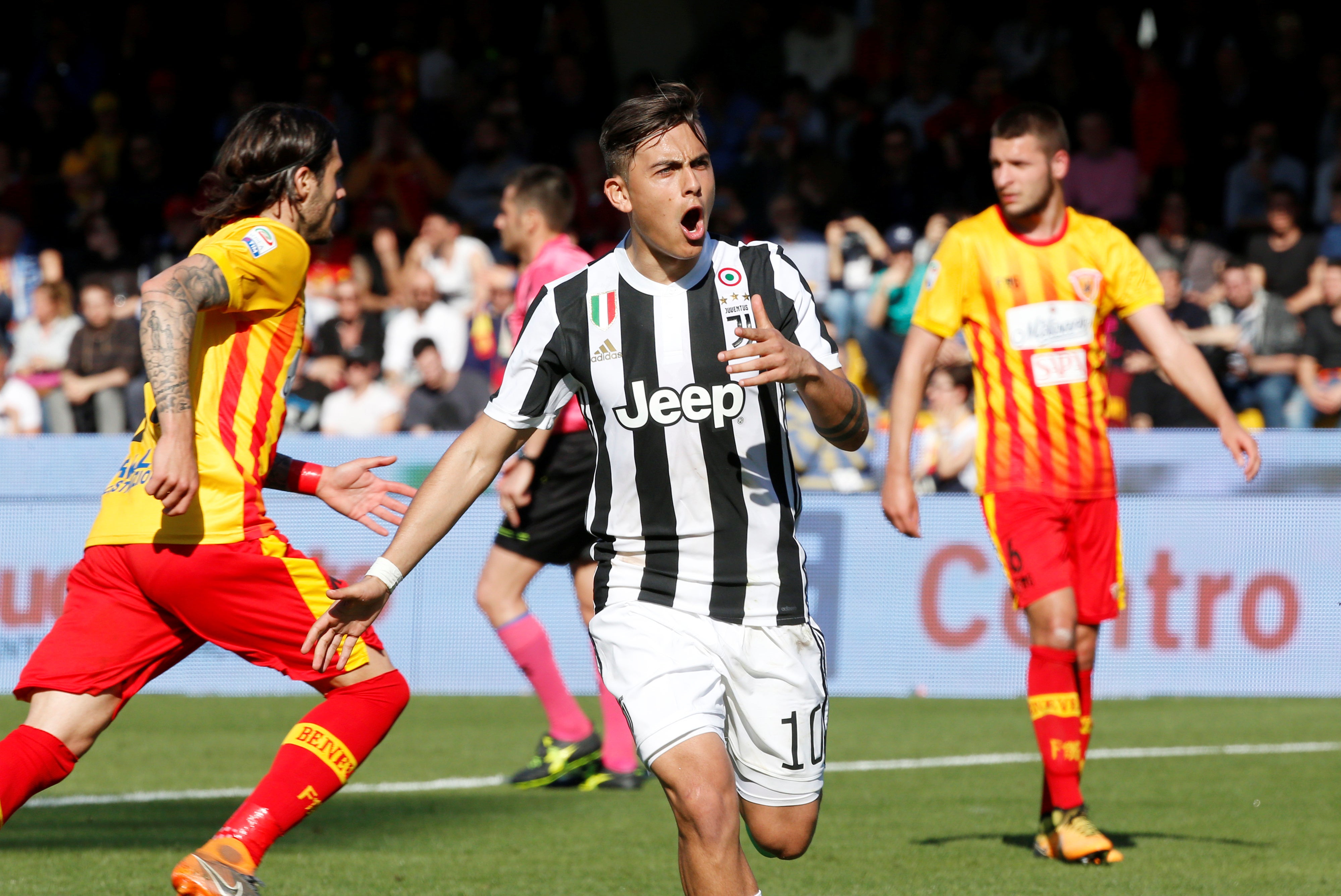 La Juventus gana al Benevento con 'hat trick' de Dybala antes de ir a Madrid La Juventus gana al Benevento con 'hat trick' de Dybala antes de ir a Madrid