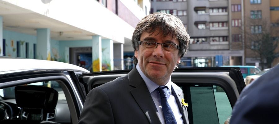 El expresidente catalán Carles Puigdemont a su llegada a una rueda de prensa en Berlín El expresidente catalán Carles Puigdemont a su llegada a una rueda de prensa en Berlín