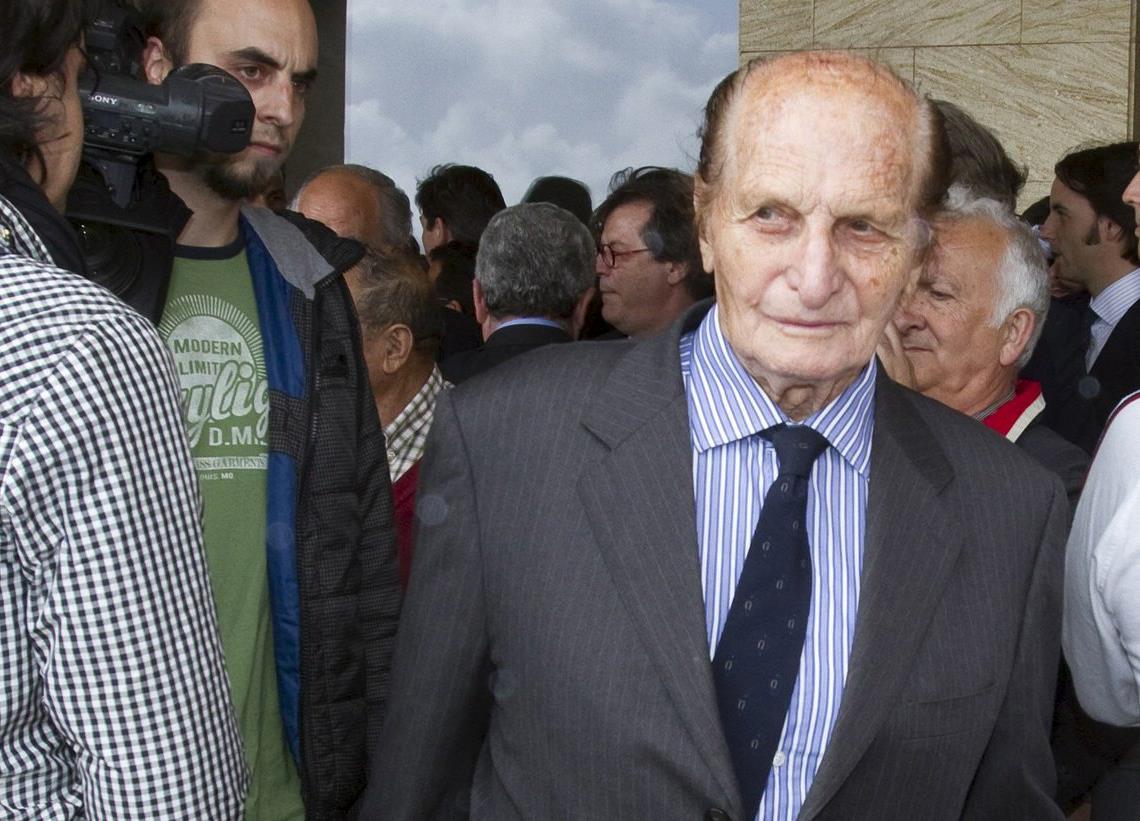 Fallece a los 93 años el rejoneador sevillano Ángel Peralta Fallece a los 93 años el rejoneador sevillano Ángel Peralta